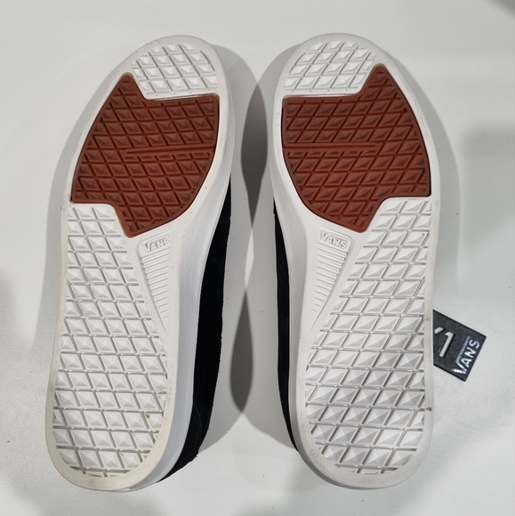 VANS Black and White Sneakers, NWT, Size 9.5 - Picture 8 of 11